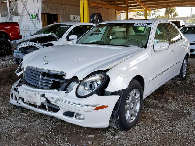 WDBUF65J73A201802 - 2003 MERCEDES-BENZ E 320 WHITE photo 2