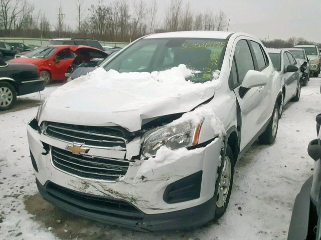 3GNCJPSB8FL255774 - 2015 CHEVROLET TRAX 1LS WHITE photo 2