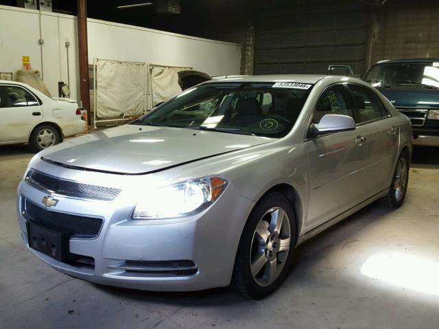 1G1ZC5E0XCF330131 - 2012 CHEVROLET MALIBU 1LT 银色 照片 2