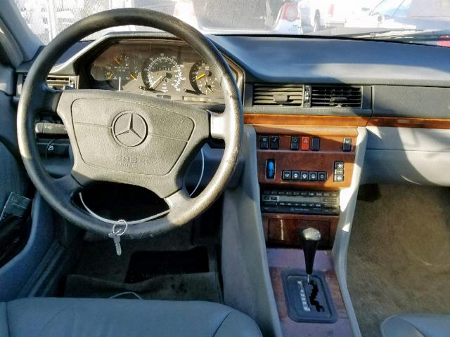 WDBEA34E0PB951015 - 1993 MERCEDES-BENZ 400 E SILVER photo 9