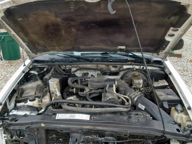 1GTCS19X038182480 - 2003 GMC SONOMA WHITE photo 7