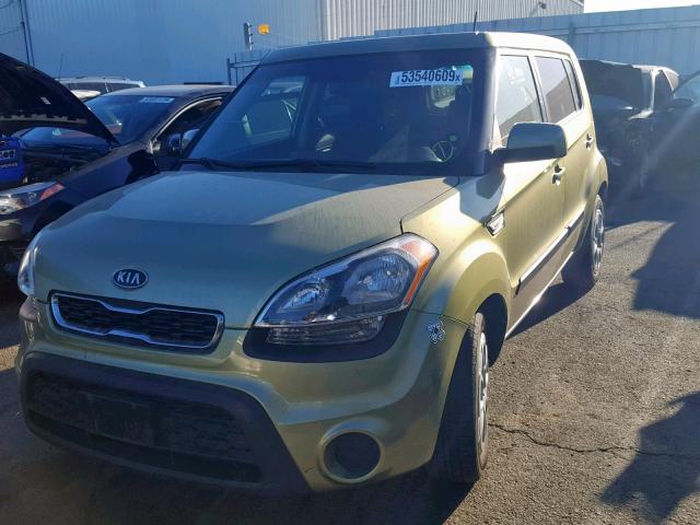 KNDJT2A57C7439872 - 2012 KIA SOUL GREEN photo 2