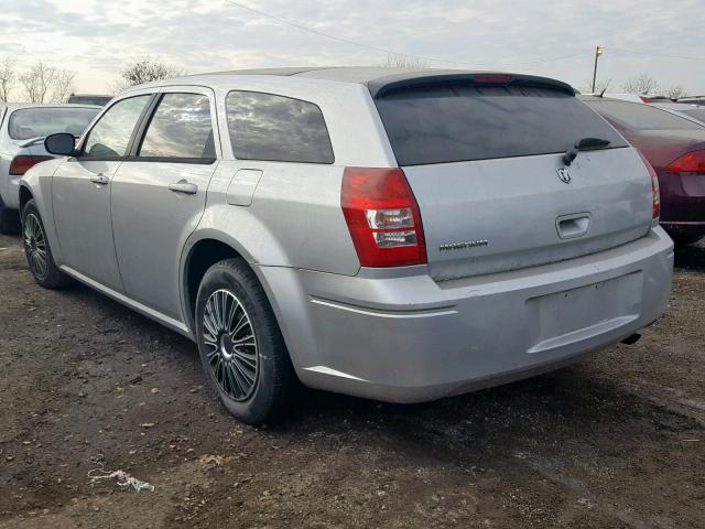 2D4FV47T87H831922 - 2007 DODGE MAGNUM SE SILVER photo 3