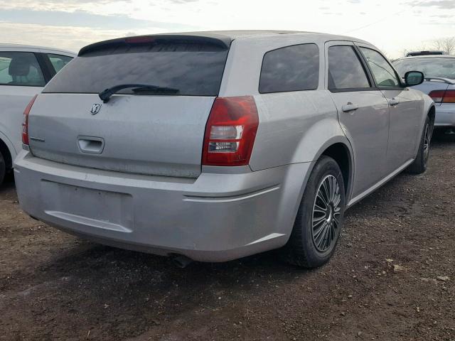 2D4FV47T87H831922 - 2007 DODGE MAGNUM SE SILVER photo 4