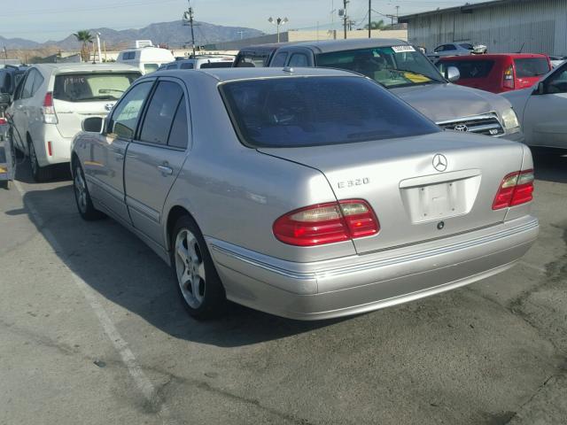 WDBJF65J42B481576 - 2002 MERCEDES-BENZ E 320 SILVER photo 3