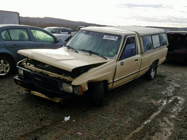 JT4RN55D3F0128727 - 1985 TOYOTA PICKUP 1/2 BEIGE photo 2