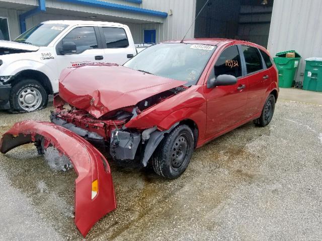 3FAFP37N35R145586 - 2005 FORD FOCUS ZX5 RED photo 2