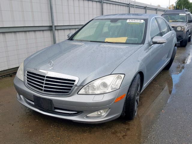 WDDNG71X77A046490 - 2007 MERCEDES-BENZ S 550 GRAY photo 2