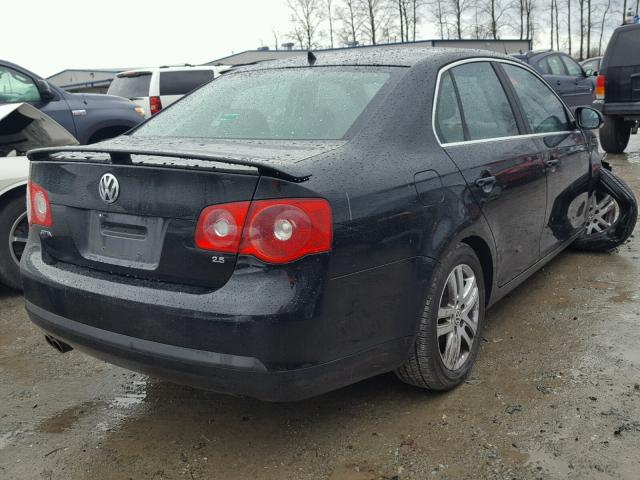 3VWEF71K57M148386 - 2007 VOLKSWAGEN JETTA WOLF BLACK photo 4