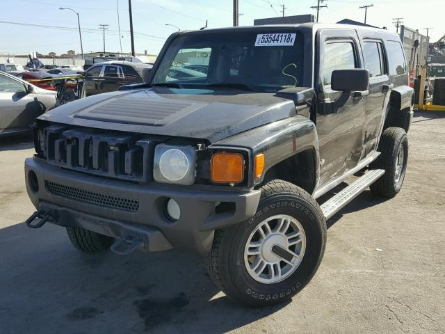 5GTDN136468158725 - 2006 HUMMER H3 BLACK photo 2