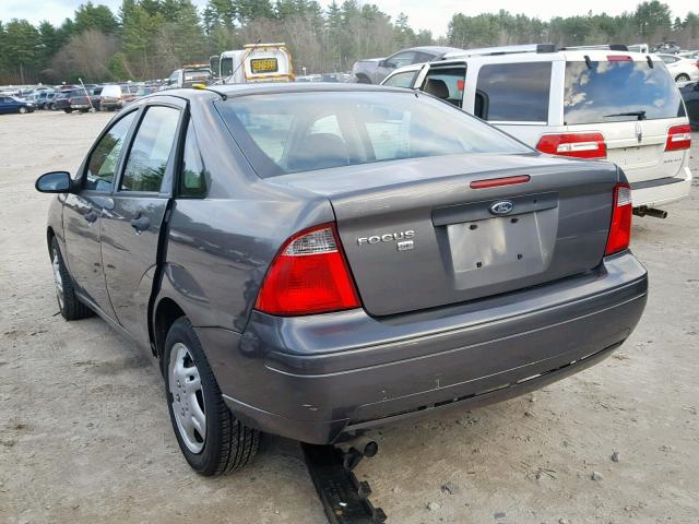 1FAHP34N27W327616 - 2007 FORD FOCUS ZX4 GRAY photo 3