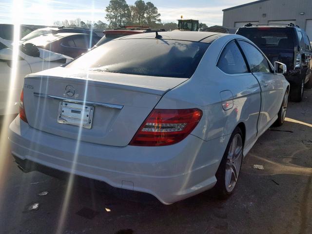 WDDGJ4HB2CF920521 - 2012 MERCEDES-BENZ C 250 WHITE photo 4