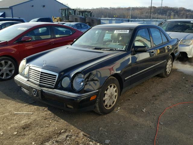 WDBJF65H0XA852629 - 1999 MERCEDES-BENZ E 320 BLACK photo 2