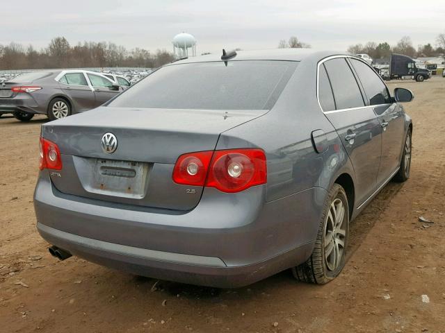 3VWSG71K86M776750 - 2006 VOLKSWAGEN JETTA 2.5 GRAY photo 4