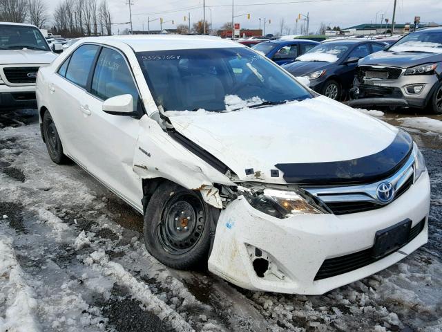 4T1BD1FK4DU083647 - 2013 TOYOTA CAMRY HYBR WHITE photo 1