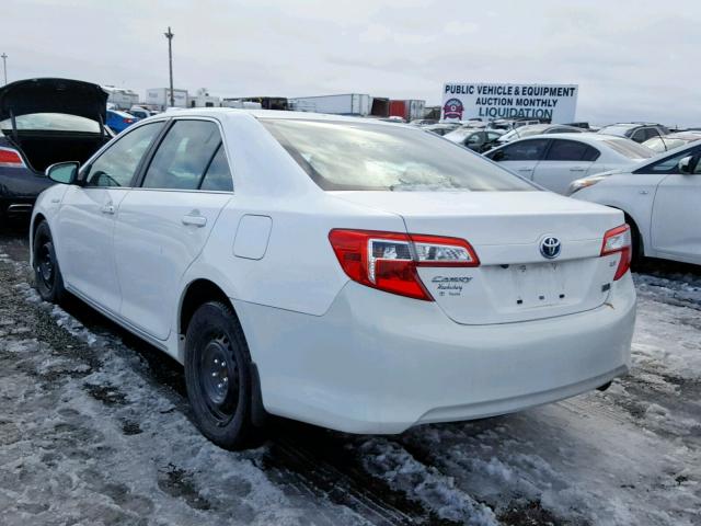 4T1BD1FK4DU083647 - 2013 TOYOTA CAMRY HYBR WHITE photo 3