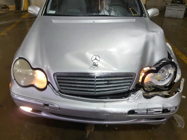 WDBRF61J52F257640 - 2002 MERCEDES-BENZ C 240 SILVER photo 7