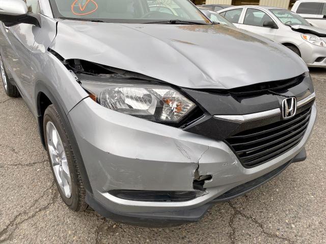 3CZRU6H55HM705104 - 2017 HONDA HR-V EX SILVER photo 9