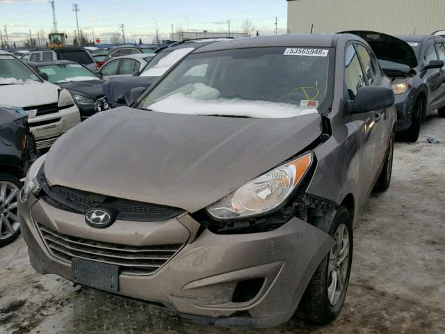 KM8JTCACXDU735438 - 2013 HYUNDAI TUCSON GL GRAY photo 2