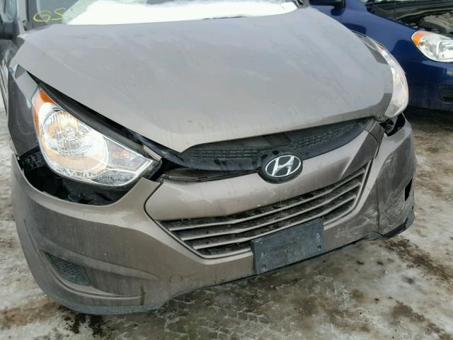 KM8JTCACXDU735438 - 2013 HYUNDAI TUCSON GL GRAY photo 9