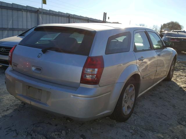 2D4FV48T05H531061 - 2005 DODGE MAGNUM SE SILVER photo 4