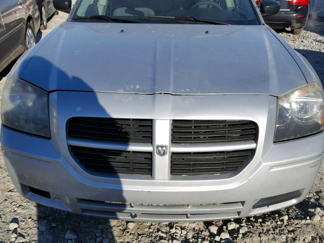 2D4FV48T05H531061 - 2005 DODGE MAGNUM SE SILVER photo 7