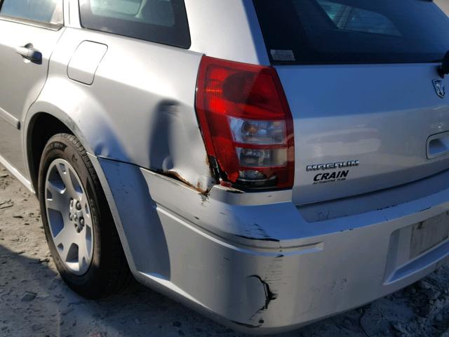 2D4FV48T05H531061 - 2005 DODGE MAGNUM SE SILVER photo 9