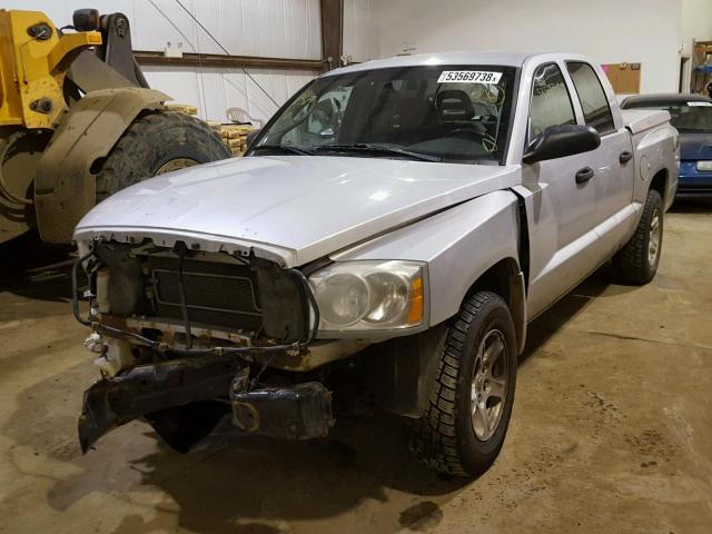 1D7HW28N56S717672 - 2006 DODGE DAKOTA QUA SILVER photo 2