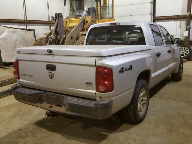 1D7HW28N56S717672 - 2006 DODGE DAKOTA QUA SILVER photo 4