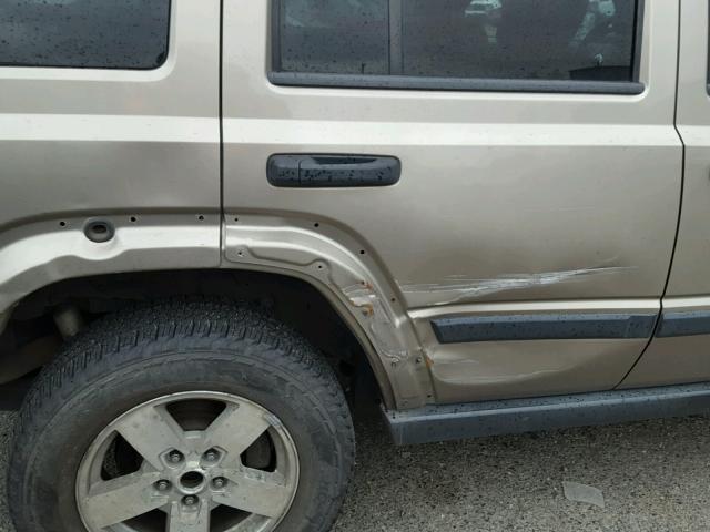 1J8HG48K66C263363 - 2006 JEEP COMMANDER BEIGE photo 9