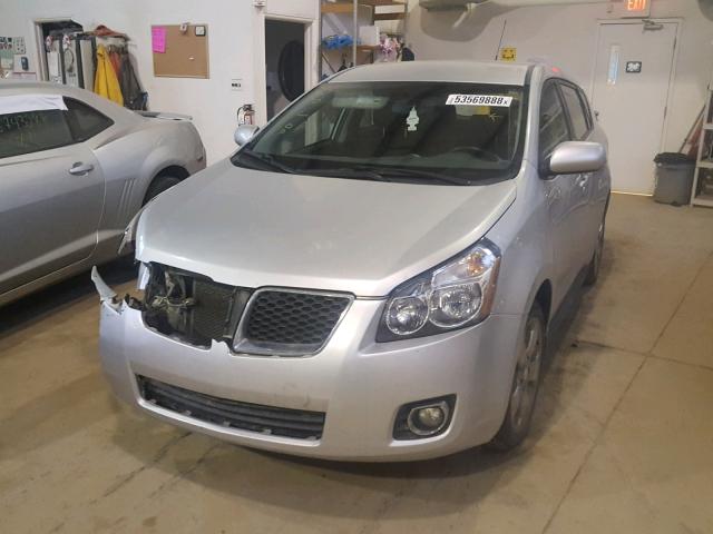 5Y2SM6E04AZ406269 - 2010 PONTIAC VIBE SILVER photo 2