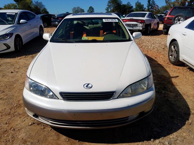 JT8BF28G4W5027619 - 1998 LEXUS ES 300 WHITE photo 9