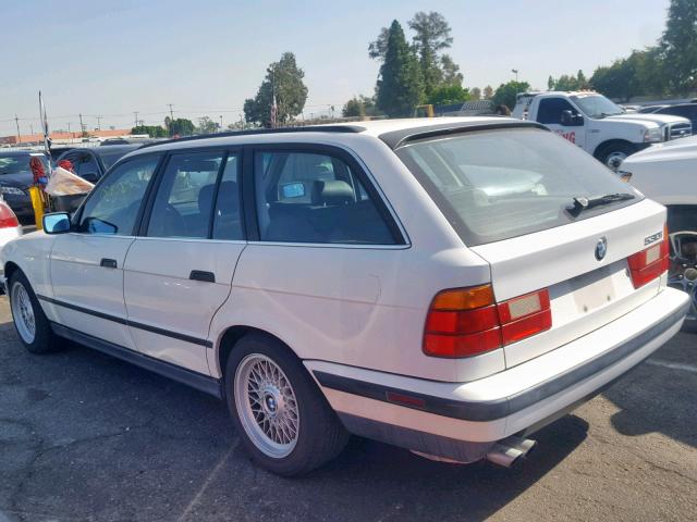 WBAHK2311RGF80070 - 1994 BMW 530 IT WHITE photo 3