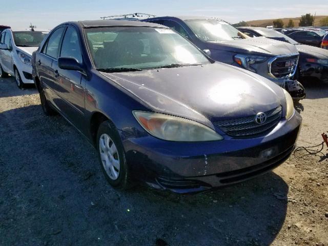 JTDBE32K320048296 - 2002 TOYOTA CAMRY LE BLUE photo 1