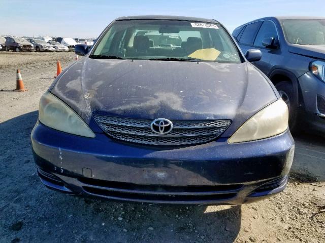 JTDBE32K320048296 - 2002 TOYOTA CAMRY LE BLUE photo 9