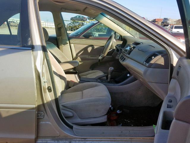 4T1BE32K82U055846 - 2002 TOYOTA CAMRY LE TAN photo 5