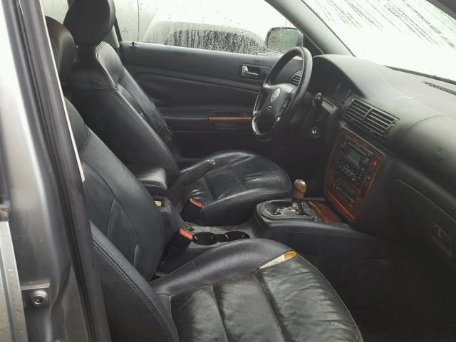 WVWRH63B74P093130 - 2004 VOLKSWAGEN PASSAT GLX 灰色 照片 5