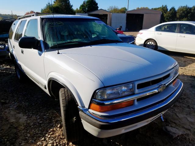 1GNCS13W012141757 - 2001 CHEVROLET BLAZER WHITE photo 1