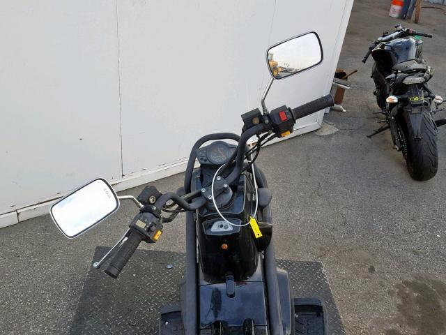 L5YTCKPA3E1114129 - 2014 OTHER SCOOTER BLACK photo 5