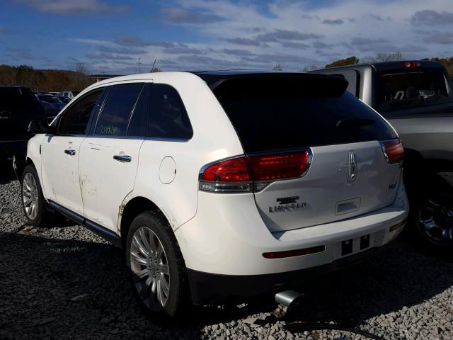 2LMDJ6JK4DBL26924 - 2013 LINCOLN MKX WHITE photo 3