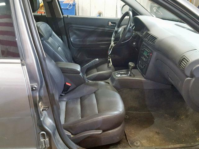 WVWCE63B25E053517 - 2005 VOLKSWAGEN PASSAT GLS GRAY photo 5