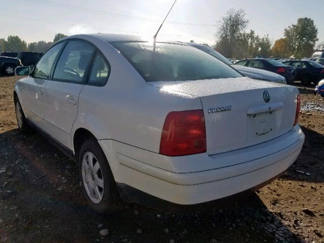 WVWMA23B6YP215599 - 2000 VOLKSWAGEN PASSAT GLS WHITE photo 3