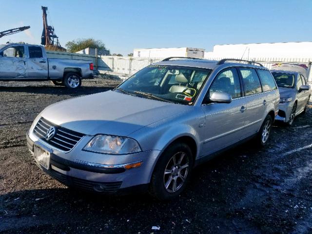 WVWYH63B42E191486 - 2002 VOLKSWAGEN PASSAT GLX SILVER photo 2