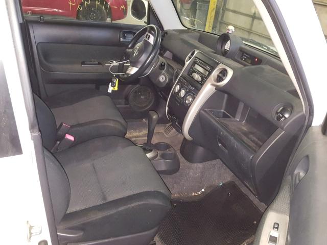 JTLKT324864117753 - 2006 TOYOTA SCION XB Ақ фото 5