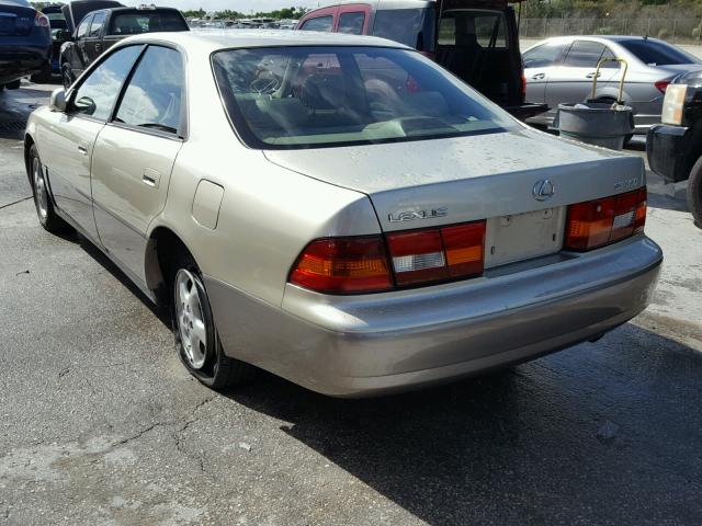 JT8BF28G5W0121568 - 1998 LEXUS ES 300 BEIGE photo 3