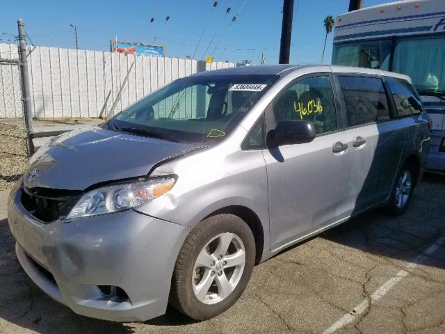 5TDZZ3DC1HS806649 - 2017 TOYOTA SIENNA SILVER photo 2