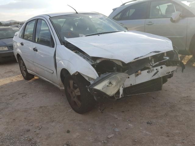 1FAFP34N45W182762 - 2005 FORD FOCUS ZX4 WHITE photo 1