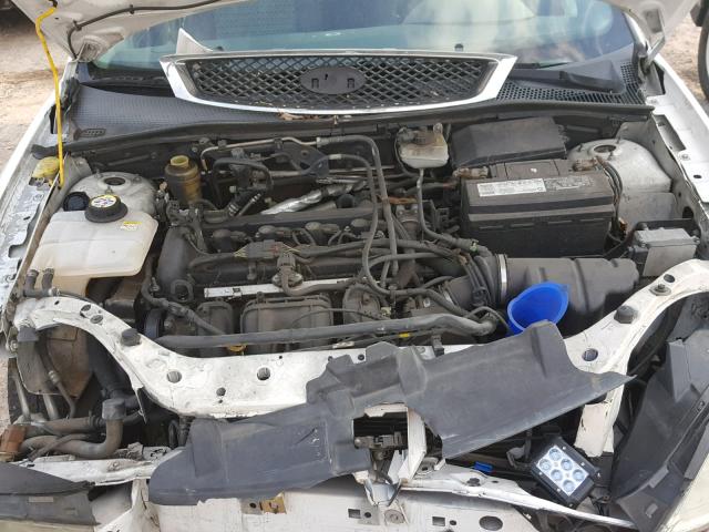 1FAFP34N45W182762 - 2005 FORD FOCUS ZX4 WHITE photo 7