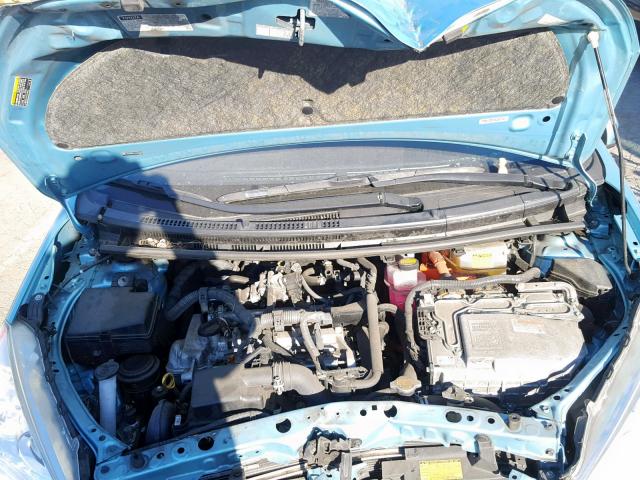 JTDKDTB31D1049469 - 2013 TOYOTA PRIUS C BLUE photo 7