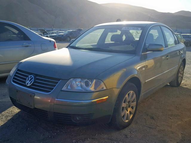 WVWPD63B71P068016 - 2001 VOLKSWAGEN PASSAT GLS GREEN photo 2